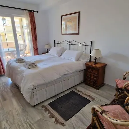 公寓 Modern Close To Cabopino & Harbour
